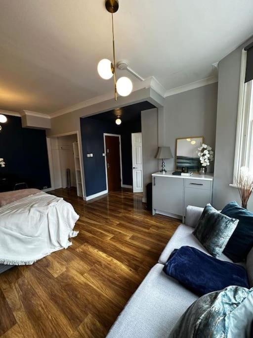 Stylish Near Regent's Park N7 Apartament *